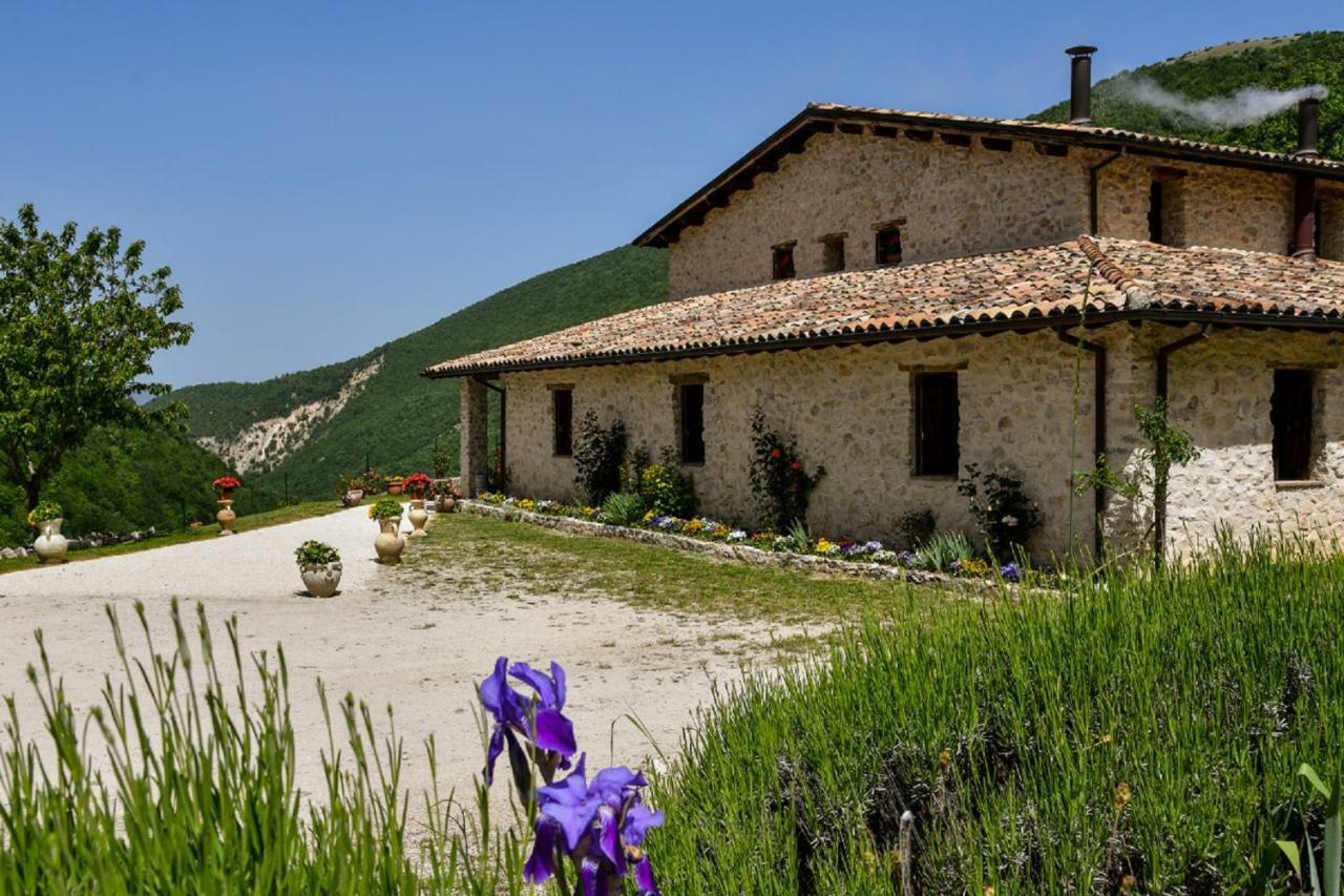 קאסקיה Agriturismo La Valle Dei Bronzetti מראה חיצוני תמונה