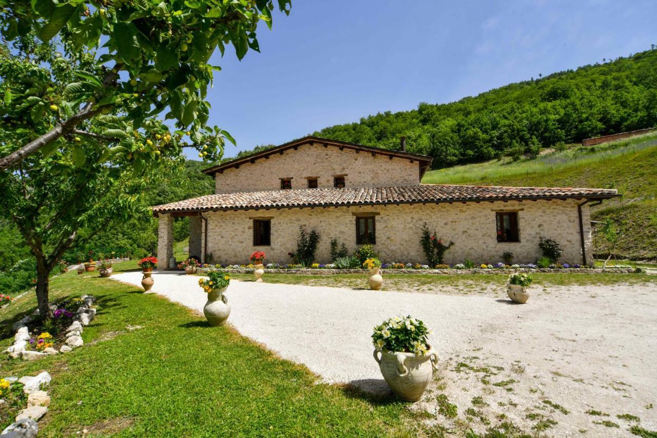 קאסקיה Agriturismo La Valle Dei Bronzetti מראה חיצוני תמונה